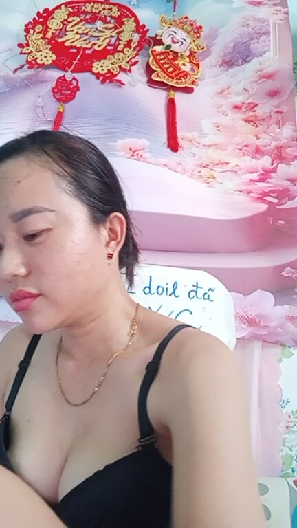 EmilyShow_96's Streamate show and profile